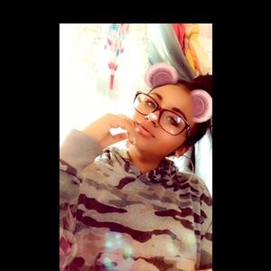 Meet your Posher, Esther